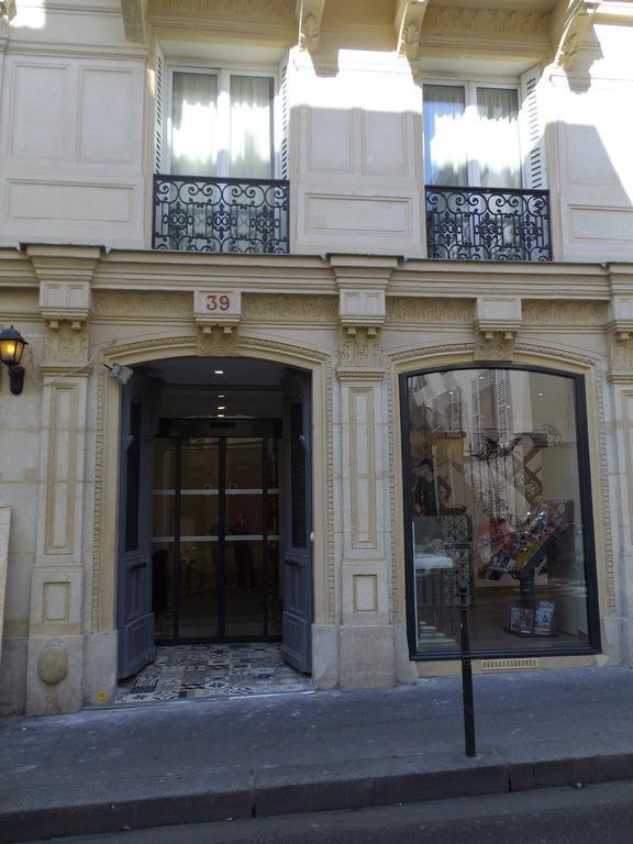 Perfect Hotel & Hostel Paris Eksteriør billede Entrance to the museum