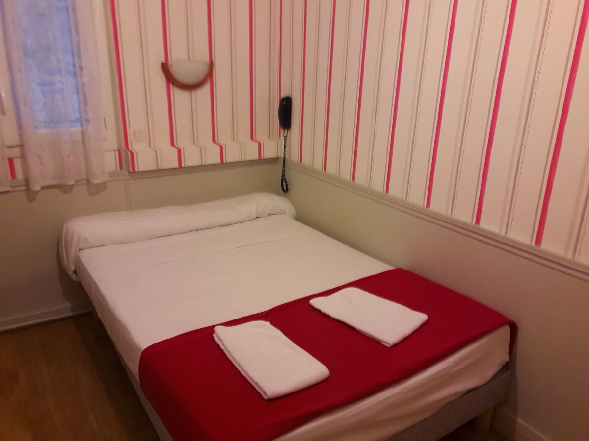 Perfect Hotel & Hostel Paris Værelse billede A room at the hotel